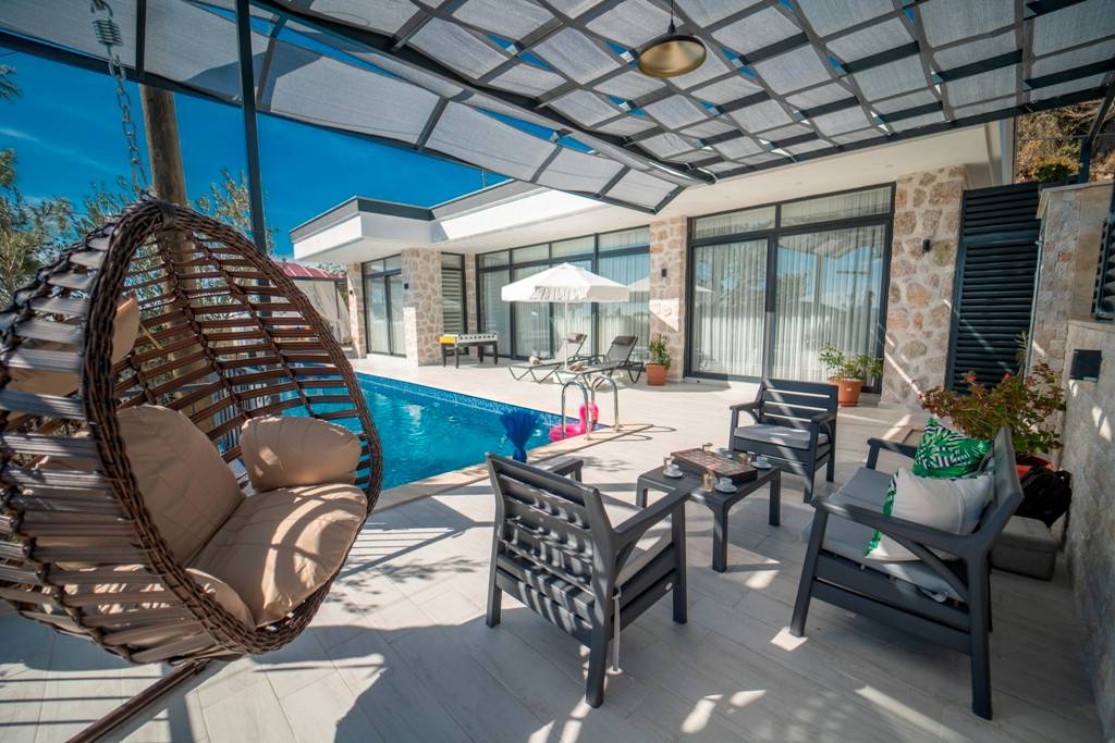 Kaş İslamlar'da Doğayla Baş Başa, Özel Havuzlu, Lüks Villa