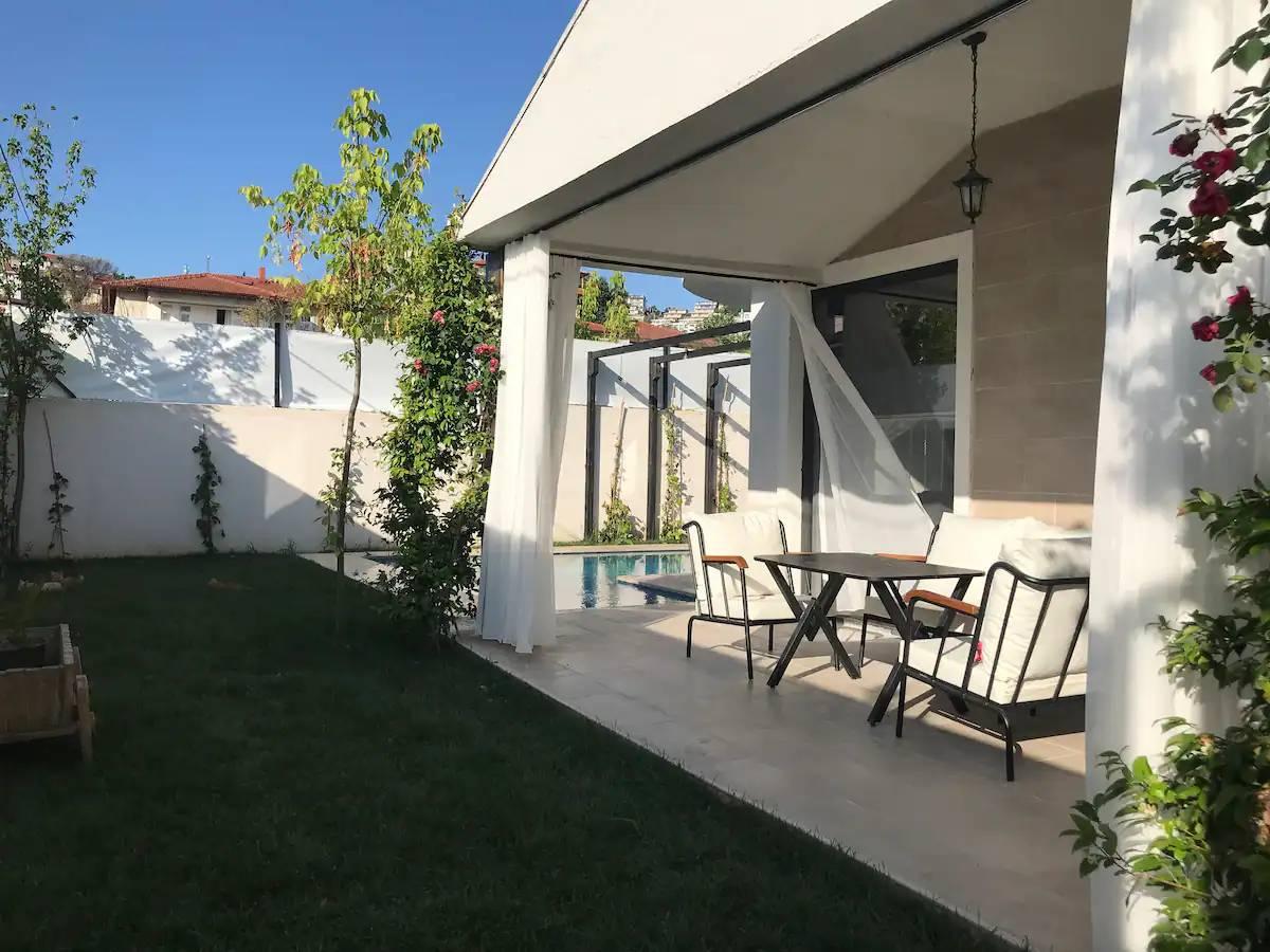 Sakarya Sapanca'da Isıtmalı ve Özel Havuzlu, 6 Kişilik, Kiralık Villa-30090