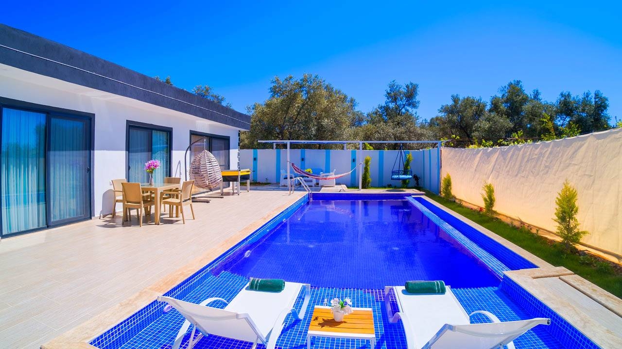 Kaş Üzümlü'de Balayı Çiftlerine Uygun, 2 Kişilik, Kiralık Villa