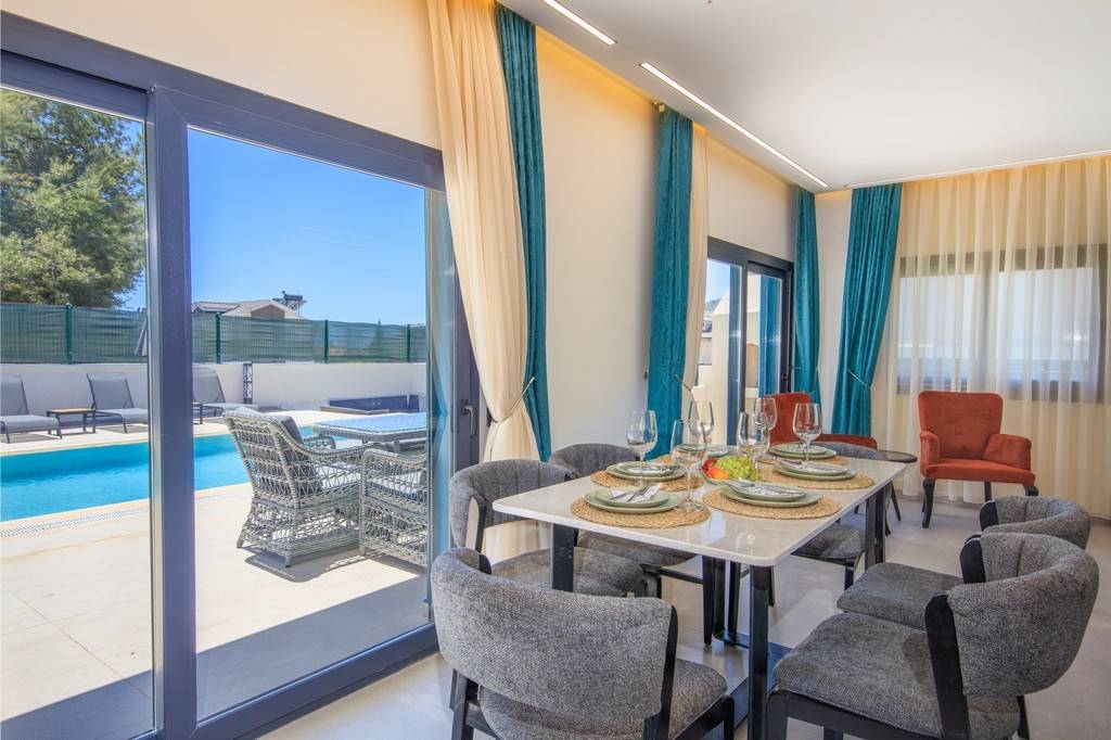 Fethiye Ölüdeniz'de Enfes Doğa İçerisinde, Özel Havuzlu, Modern Villa