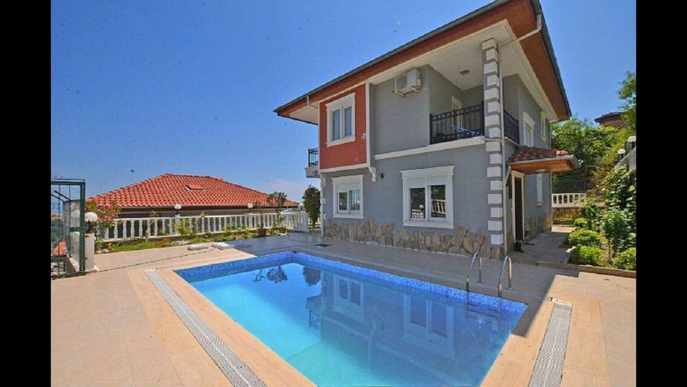 Alanya'da Deniz ve Orman Manzaralı, Özel Havuzlu, Lüks Villa