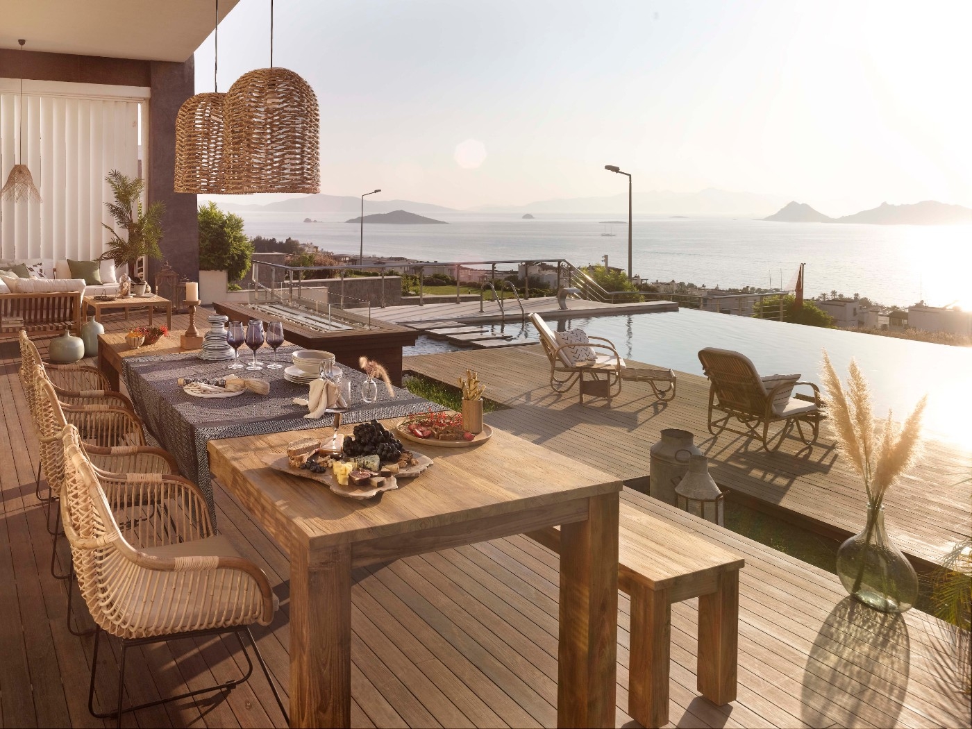 Bodrum'da Bohem Dekorasyona Sahip, Sonsuzluk Havuzlu, Hamamlı Villa