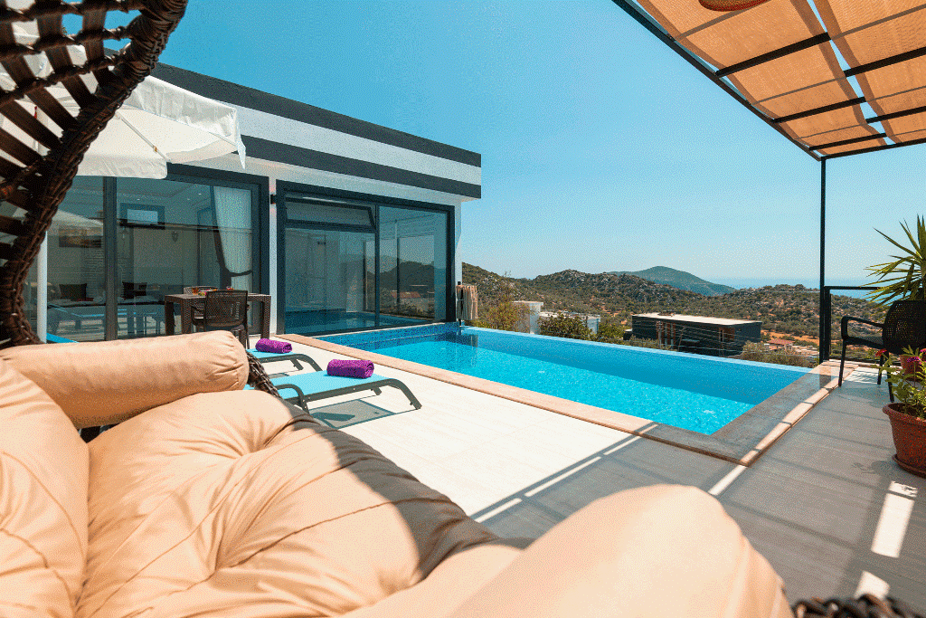 Kaş Kördere'de Muhteşem Deniz Manzaralı, Özel Havuzlu, Kiralık Villa