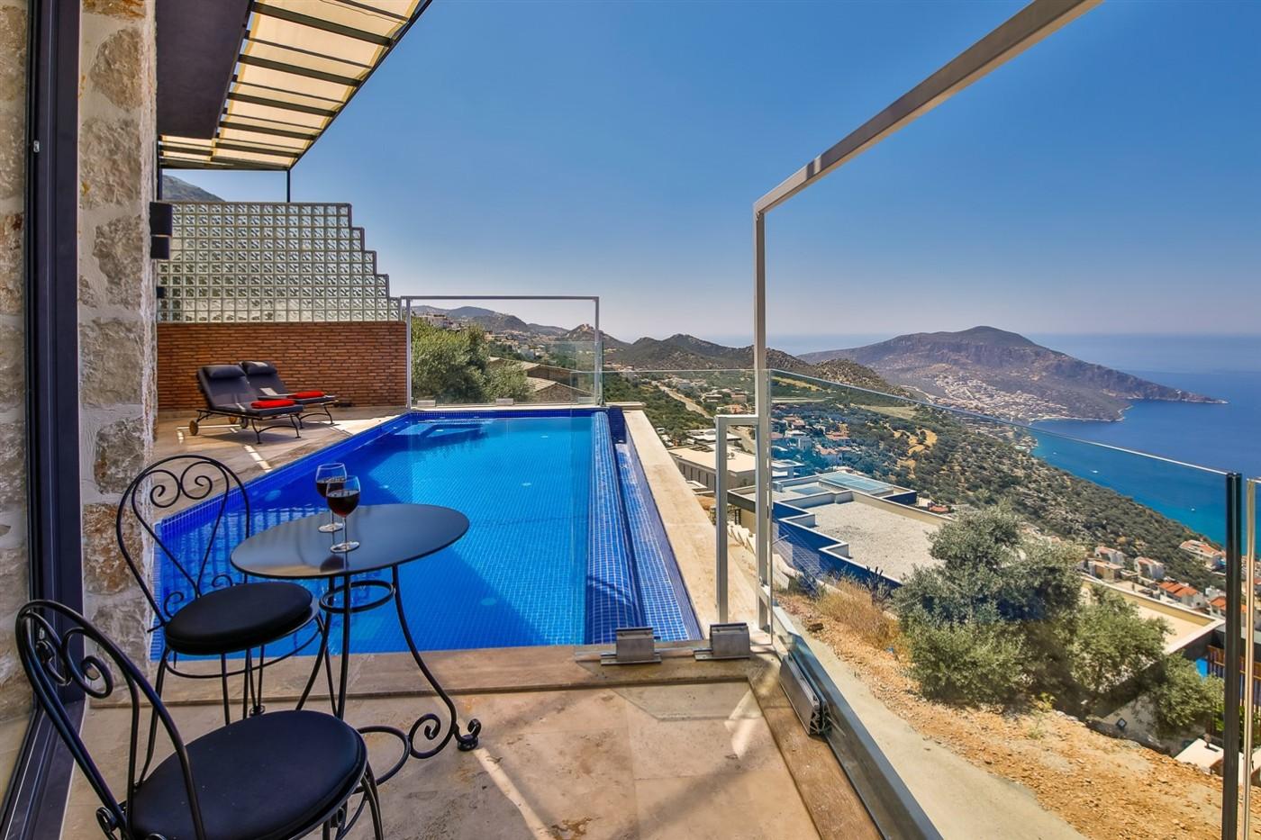 Kalkan Kördere'de Balayı Çiftlerine Uygun, Özel Havuzlu, Şık Villa-11594