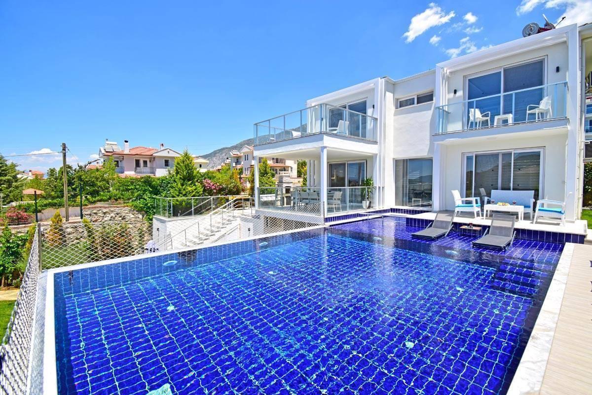 Fethiye Ölüdeniz'de Yemyeşil Bahçeli, Lüks Özel Havuzlu, Bahçeli Villa-26559