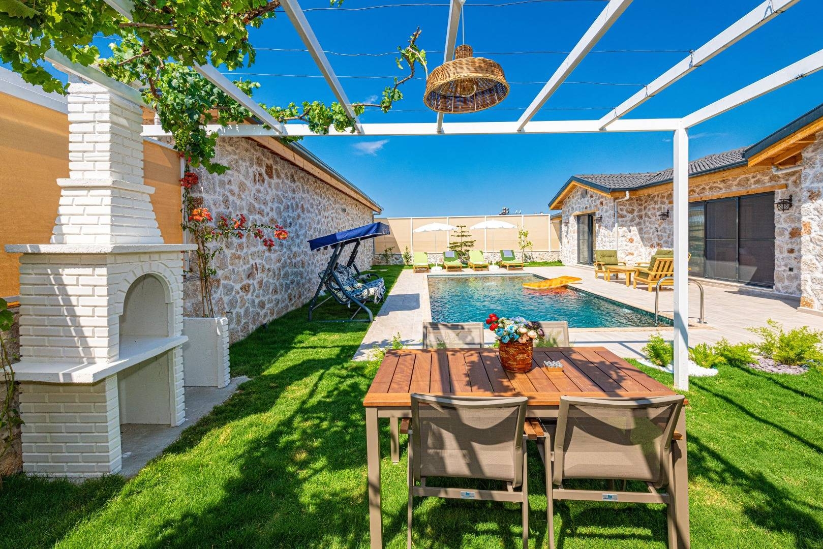 Fethiye Eldirek'te Taş Mimarili, Özel Havuzlu, 4 Kişilik Villa