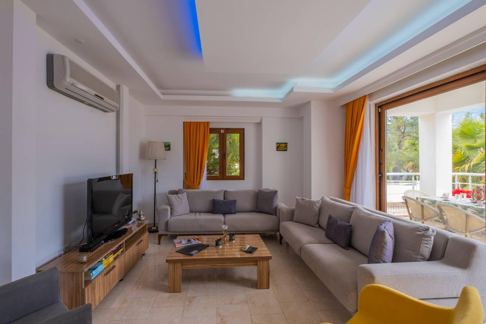 Fethiye Ölüdeniz'de Özel Havuzlu, 10 Kişilik, Lüks Tripleks Villa-13678