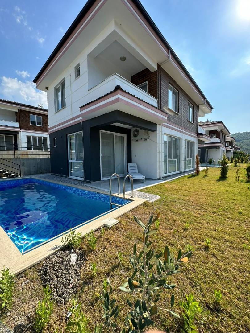 Dalaman Atakent'te Çekirdek Ailelere Uygun, Özel Havuzlu, Şık Villa