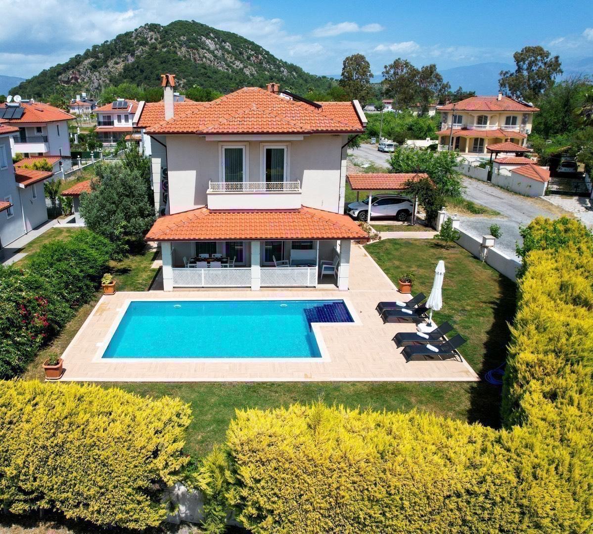 Dalyan'da Geniş Bahçeli, Özel Havuzlu, Merkeze Yakın Villa-43697