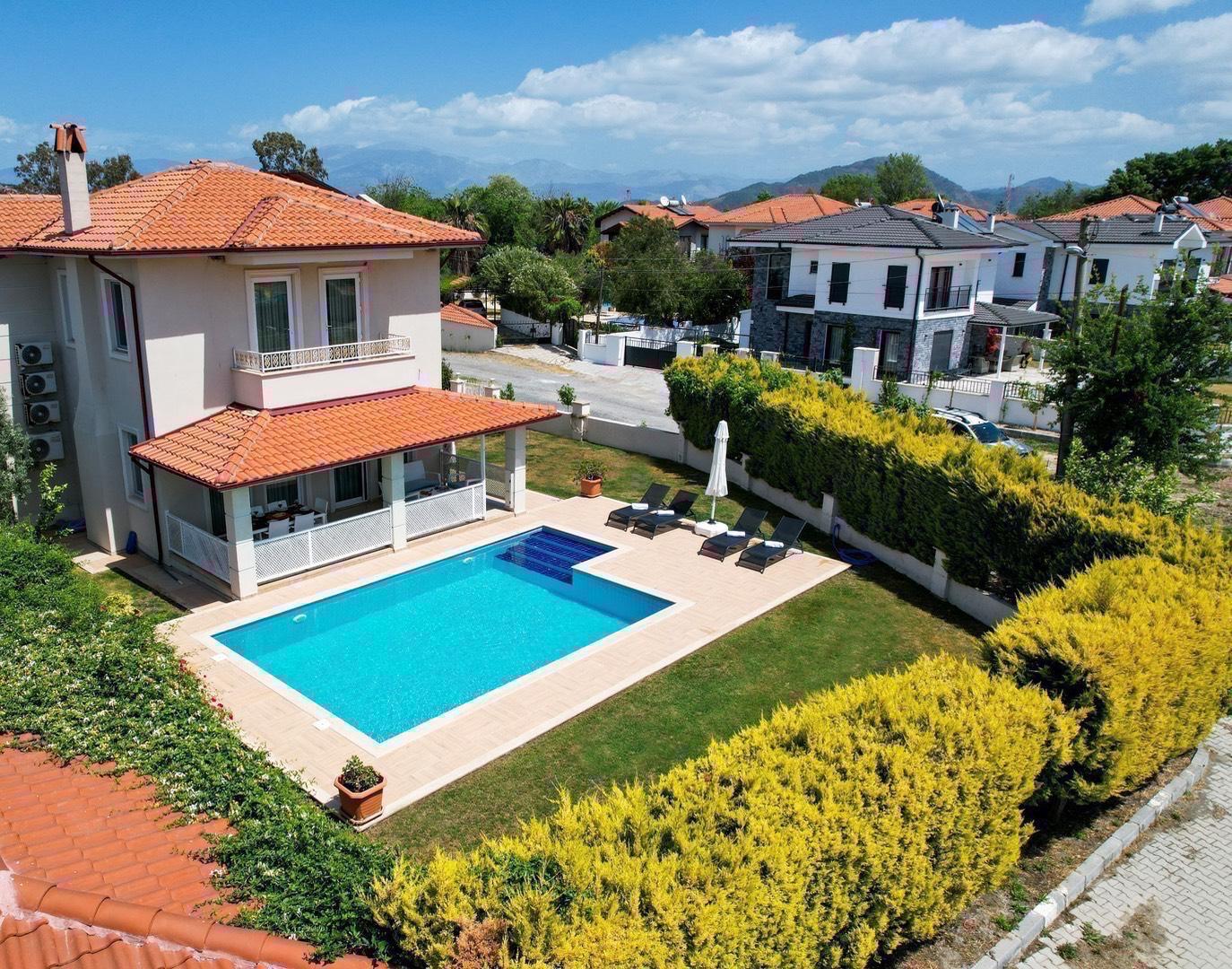 Dalyan'da Geniş Bahçeli, Özel Havuzlu, Merkeze Yakın Villa-43697