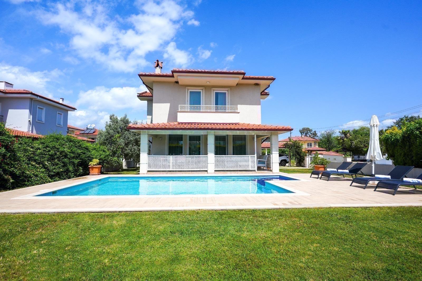 Dalyan'da Geniş Bahçeli, Özel Havuzlu, Merkeze Yakın Villa-43697