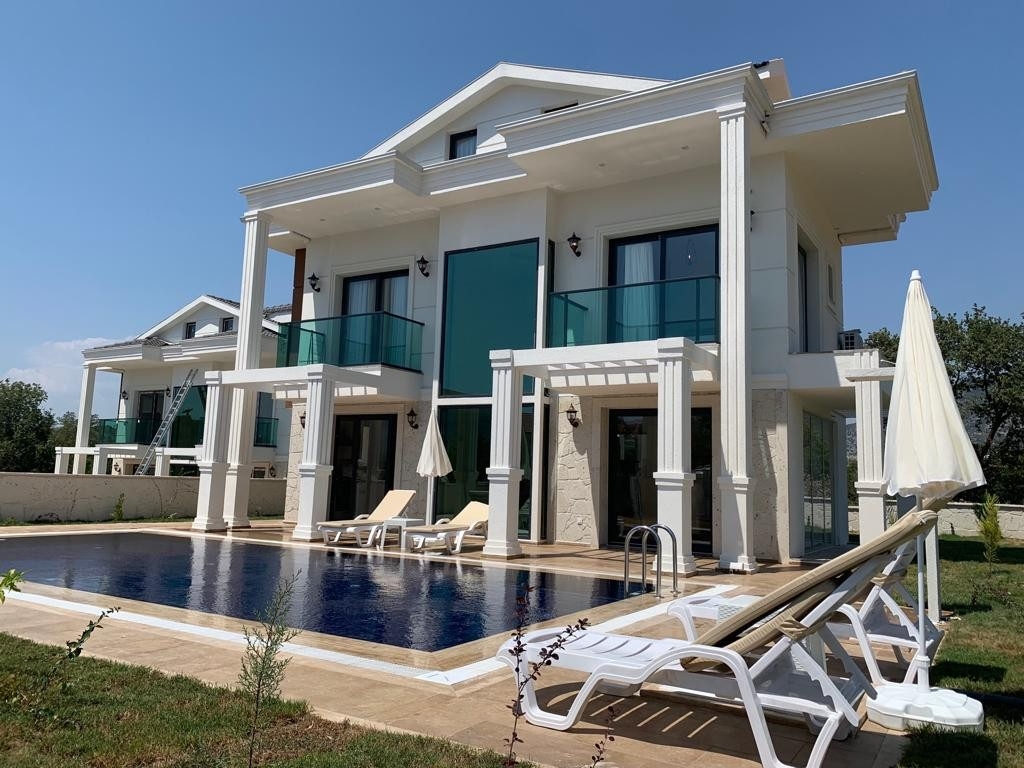 Fethiye Ölüdeniz'de Geniş Ailelere Uygun, Özel Havuzlu, Şık Villa