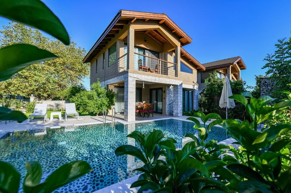 Fethiye'de Portakal Ağaçlarının Arasında, Özel Havuzlu, Şık Villa