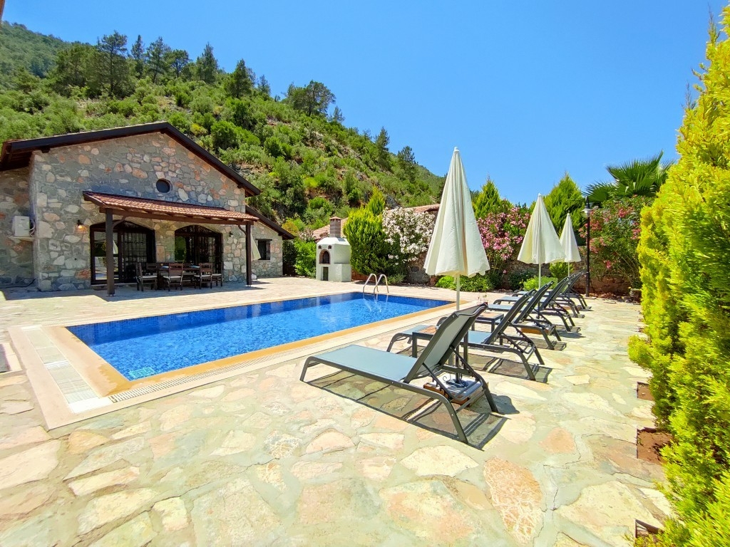 Fethiye Kayaköy'de Huzurlu Doğa İçerisinde, Özel Havuzlu, Taş Villa
