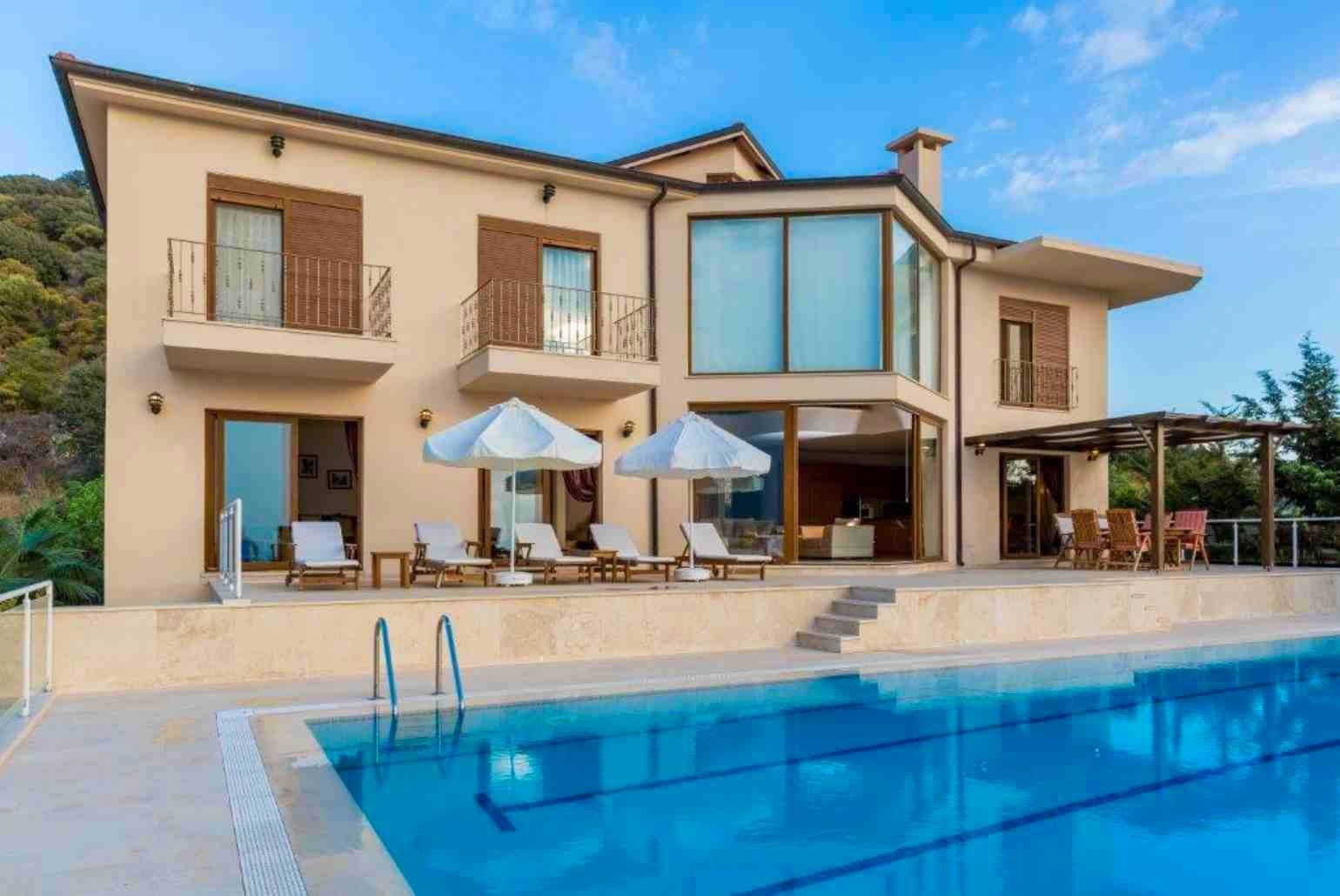 Kaş Andifli'de Enfes Deniz Manzaralı, Olimpik Havuzlu, Kiralık Villa