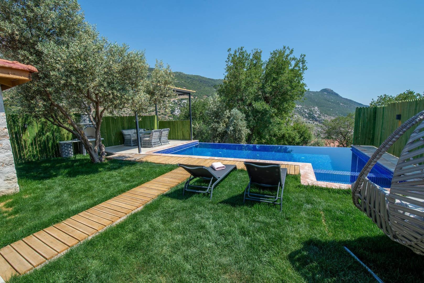 Kaş İslamlar'da Doğa ve Deniz Manzaralı, Özel Havuzlu, Jakuzili Villa