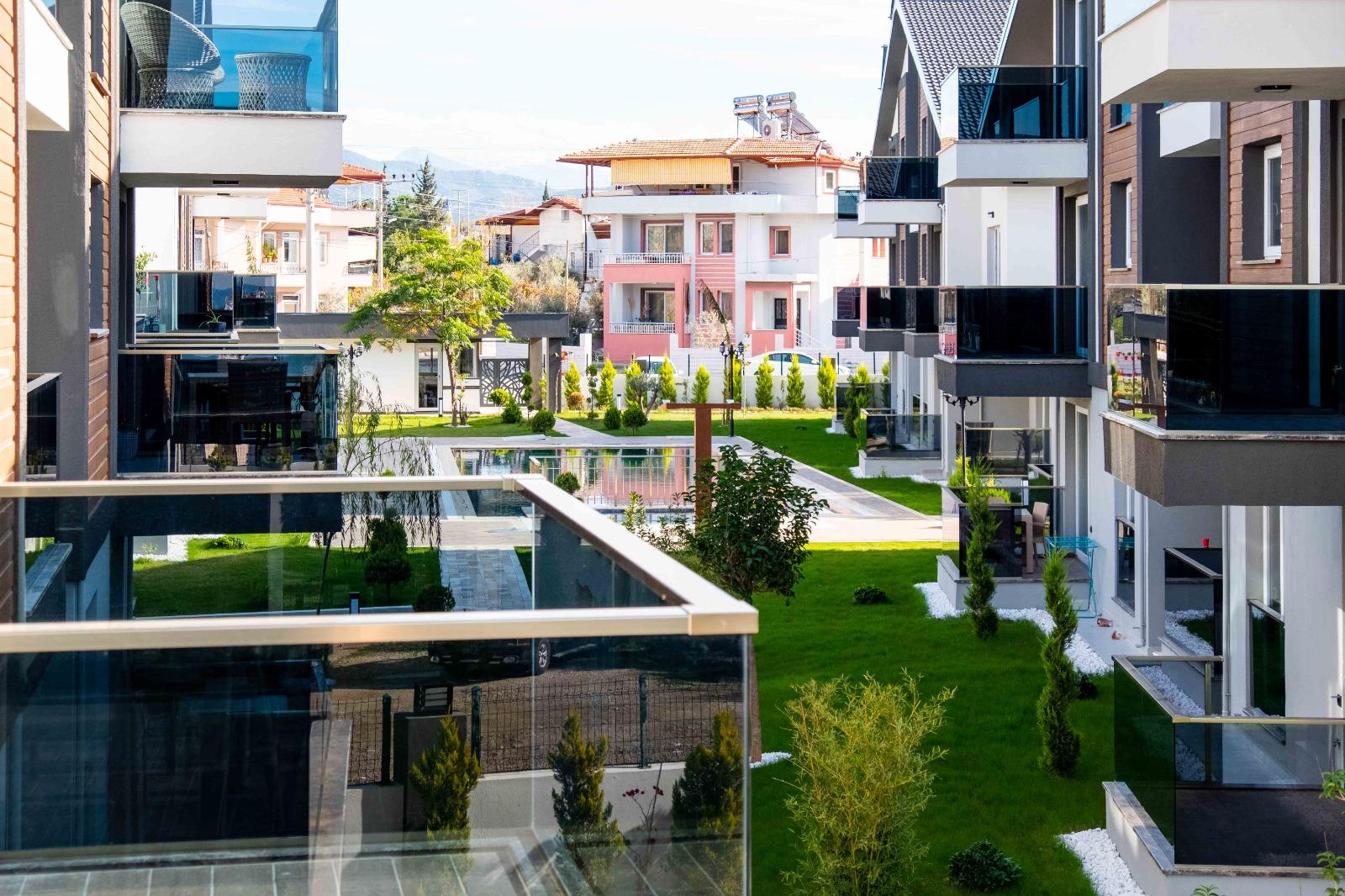 Fethiye'de Çalış Plajına Yakın, Ortak Havuzlu Site İçinde Dubleks Ev-24603