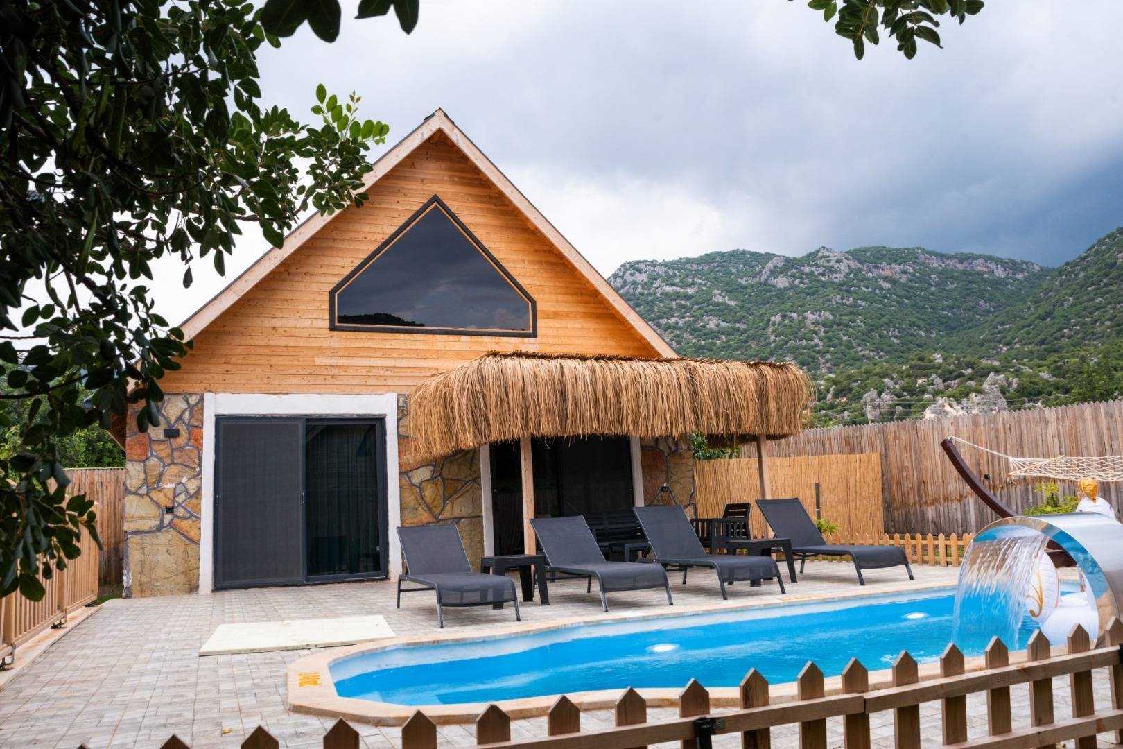 Antalya Demre'de Doğa İçerisinde, Özel Havuzlu, Kiralık Villa