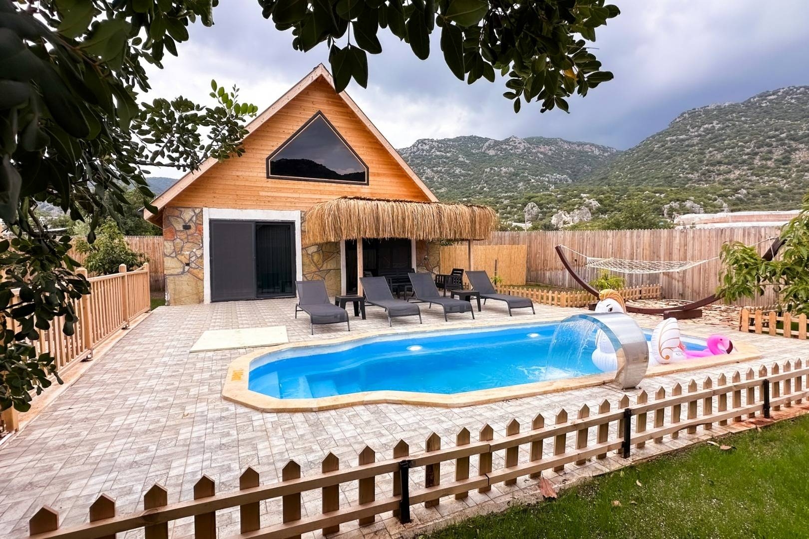 Antalya Demre'de Doğa İçerisinde, Özel Havuzlu, Kiralık Villa