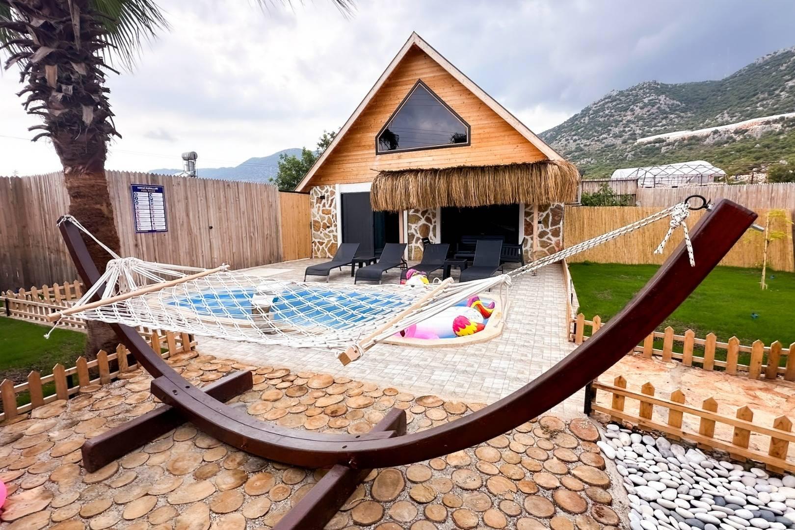 Demre Çevreli'de Sakin Konumda, Özel Havuzlu, 5 Kişilik Villa-41554