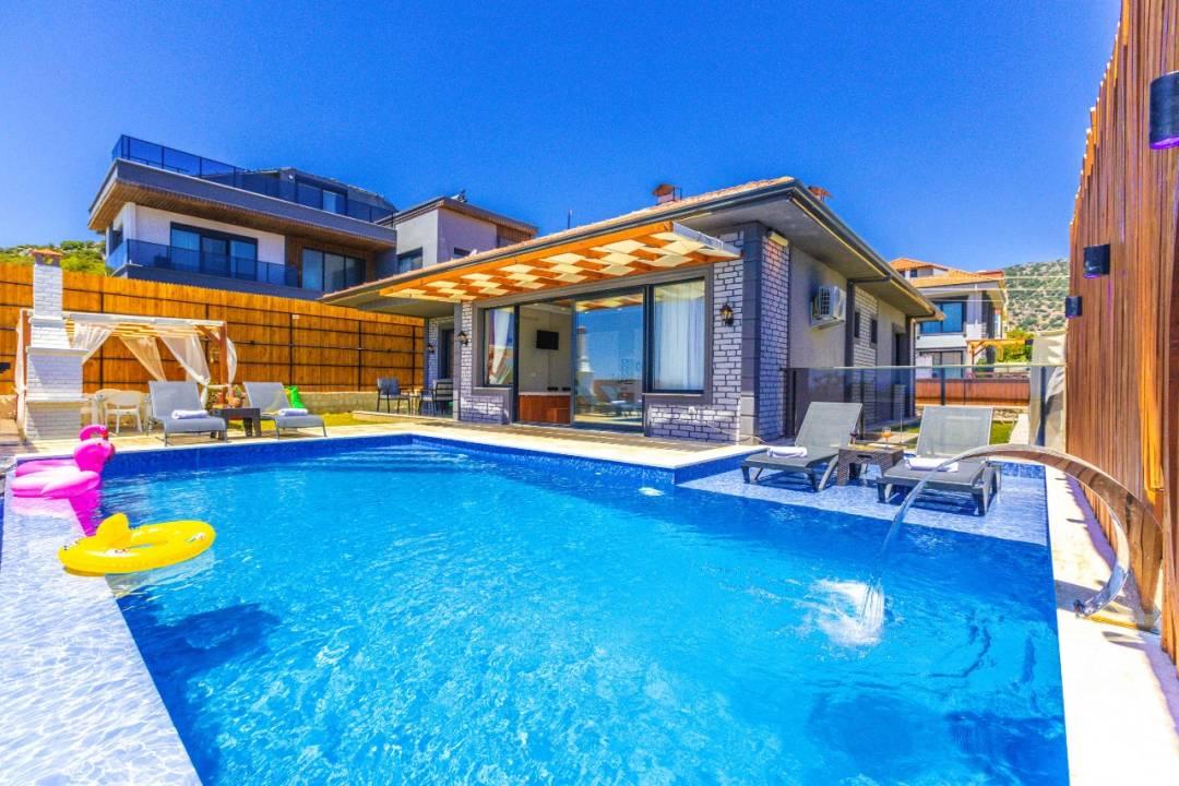 Demre Karabucak'ta Çekirdek Ailelere Uygun, Özel Havuzlu, Şık Villa-43626