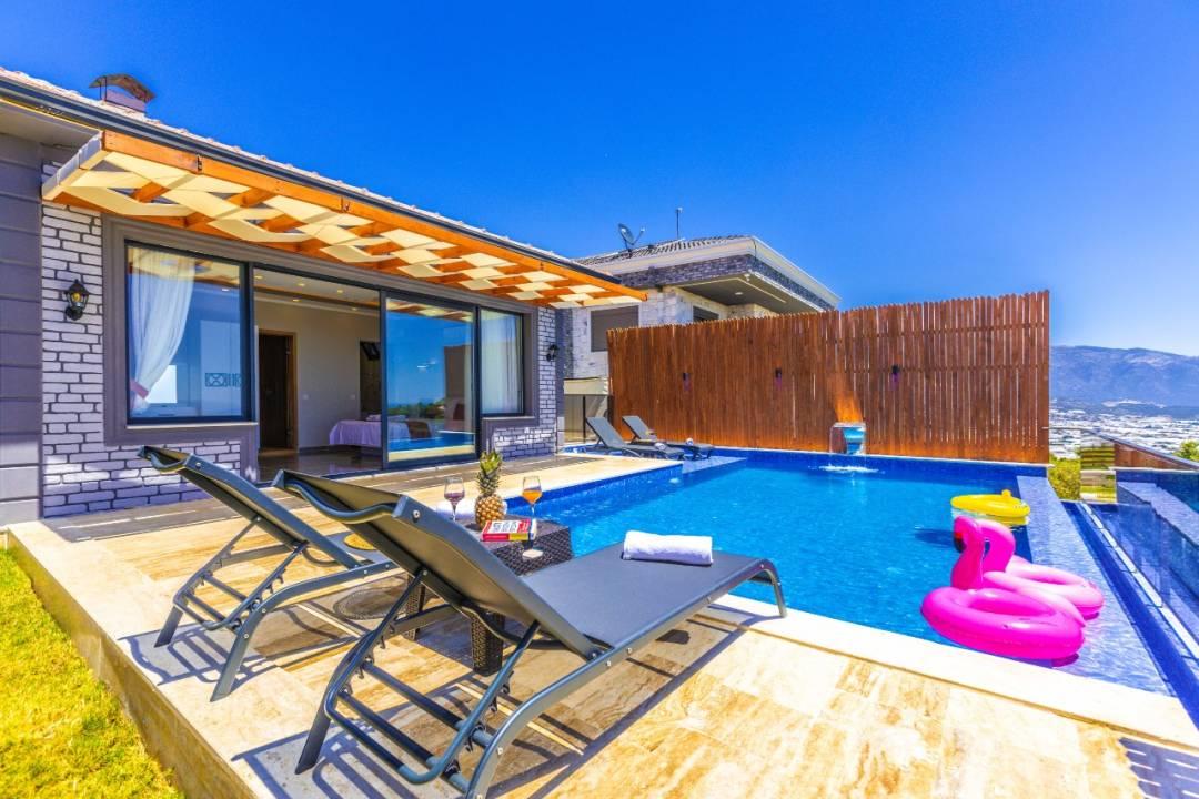Demre Karabucak'ta Çekirdek Ailelere Uygun, Özel Havuzlu, Şık Villa-43626