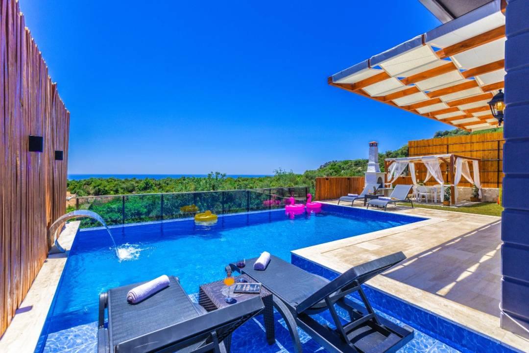 Demre Karabucak'ta Çekirdek Ailelere Uygun, Özel Havuzlu, Şık Villa-43626