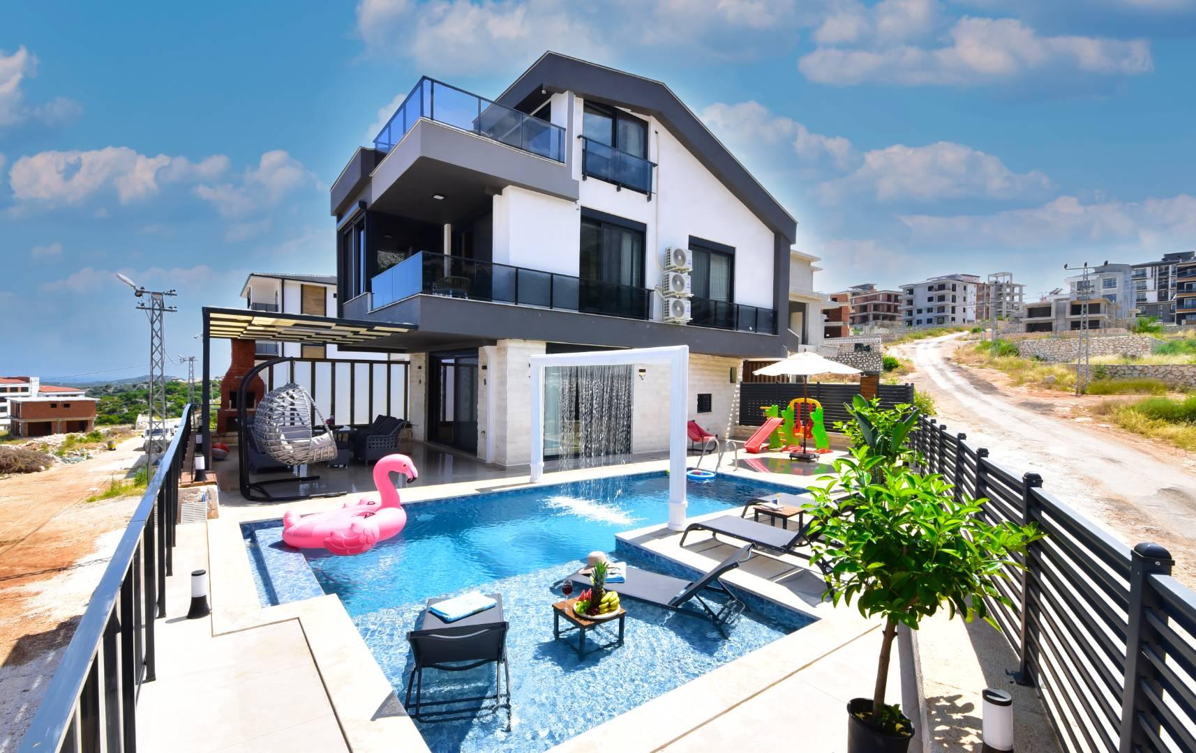 Demre Karabucak'ta Doğa İçerisinde, Özel Havuzlu, Kiralık Villa-43820