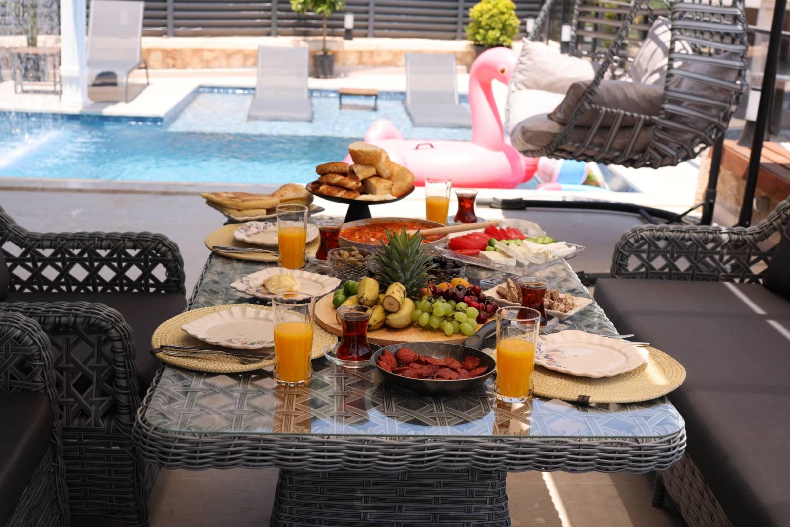 Demre Karabucak'ta Doğa İçerisinde, Özel Havuzlu, Kiralık Villa-43820