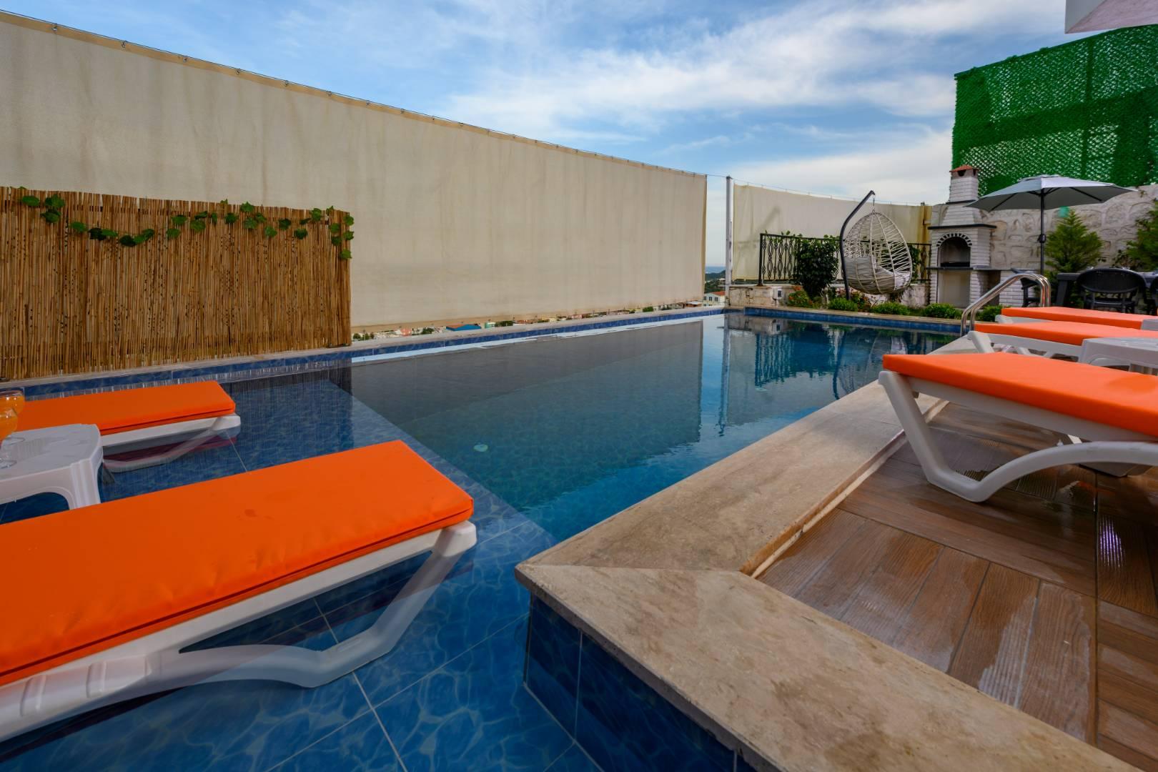 Demre Karabucak'ta Doğa Manzaralı, Kapalı Havuzlu, Ferah Villa-43810