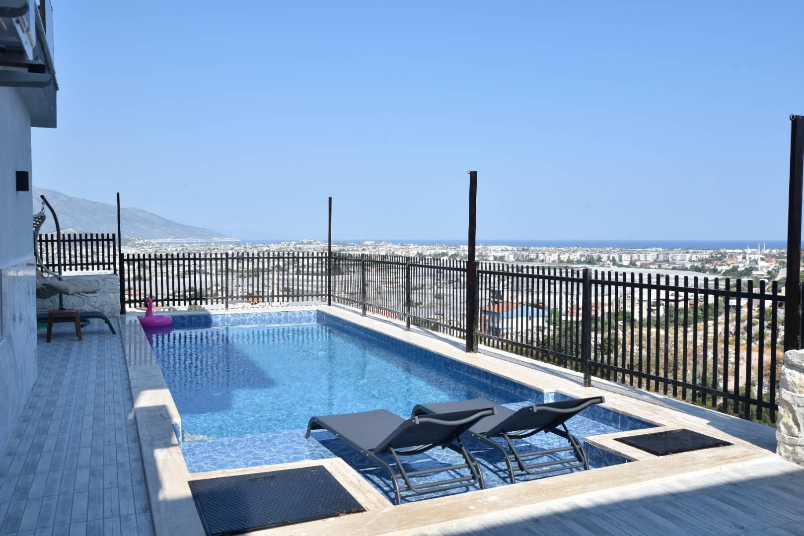 Demre Karabucak'ta Merkeze Yakın Konumda, Özel Havuzlu, Şık Villa-35457