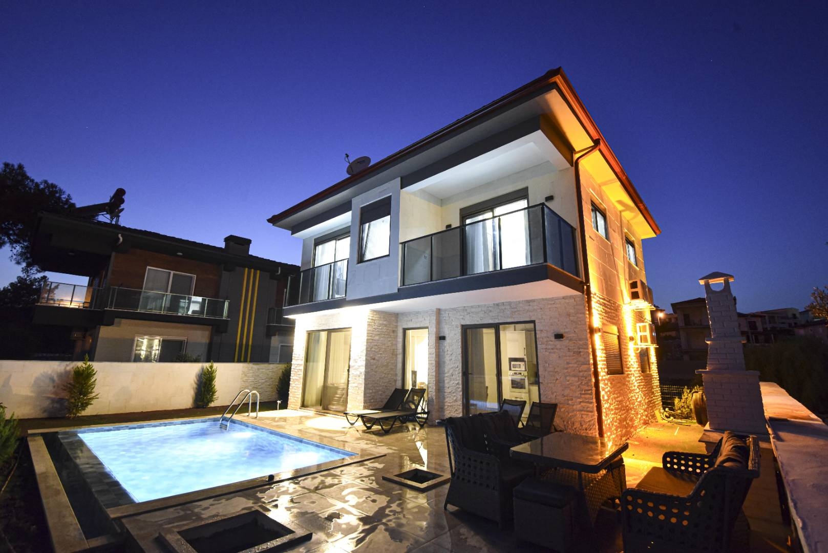 Antalya Demre'de Geniş Ailelere Uygun, Özel Havuzlu, Konforlu Villa