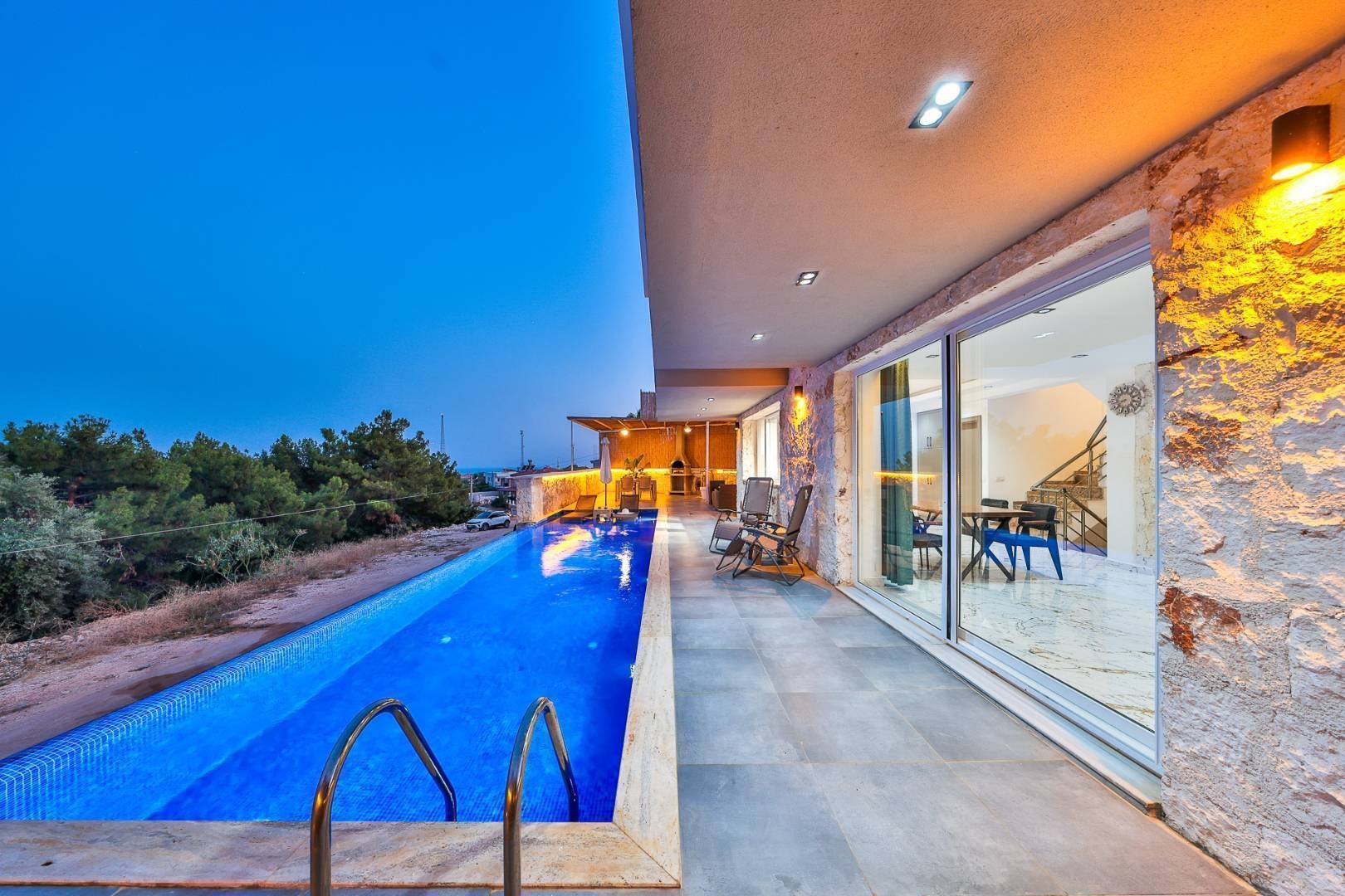 Antalya Demre'de Plaja Yakın, Özel Havuzlu, Saunalı ve Hamamlı Villa