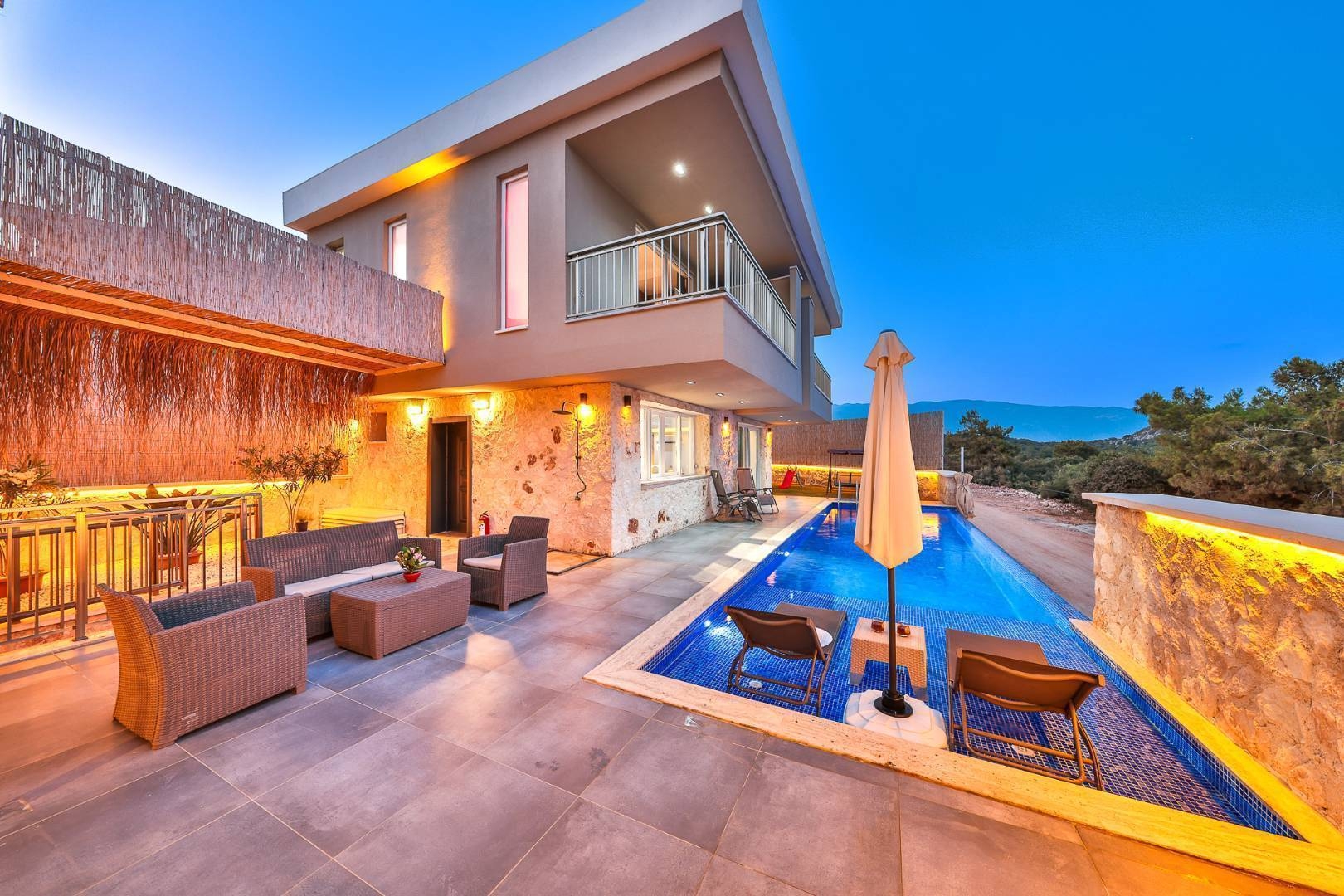 Antalya Demre'de Plaja Yakın, Özel Havuzlu, Saunalı ve Hamamlı Villa