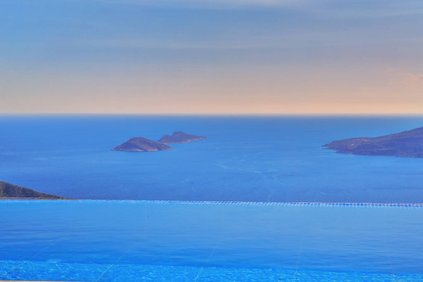 Kaş Bezirgan'da Enfes Deniz Manzaralı, Özel Havuzlu, Lüks Villa