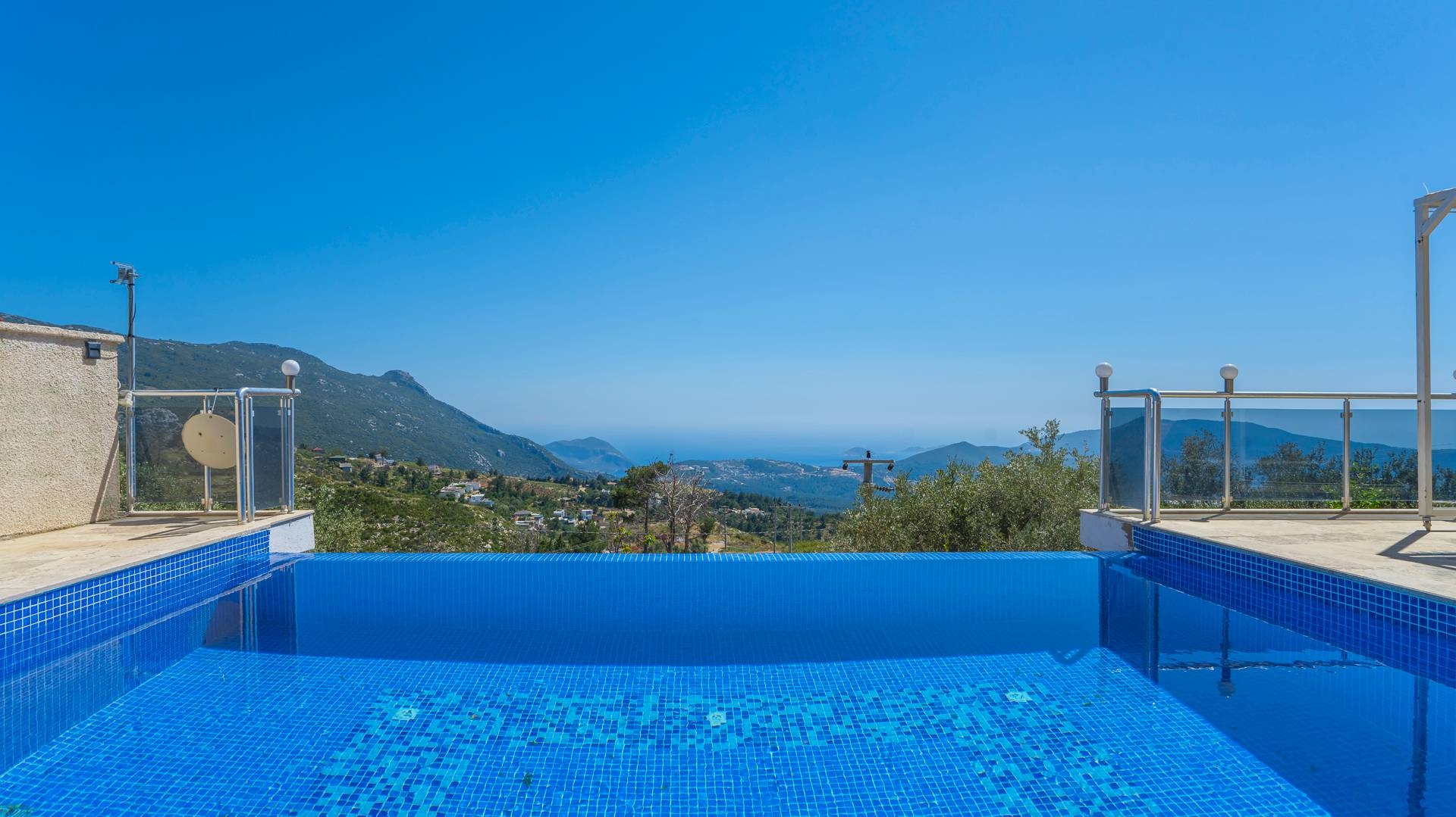 Kaş İslamlar'da Enfes Deniz Manzaralı, Özel Havuzlu, 6 Kişilik Villa