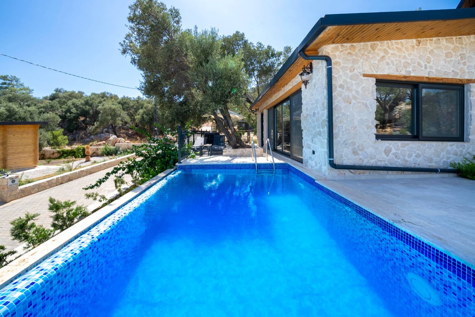 Kaş Yeşilköy'de Enfes Deniz Manzaralı, Özel Havuzlu, Balayı Villası