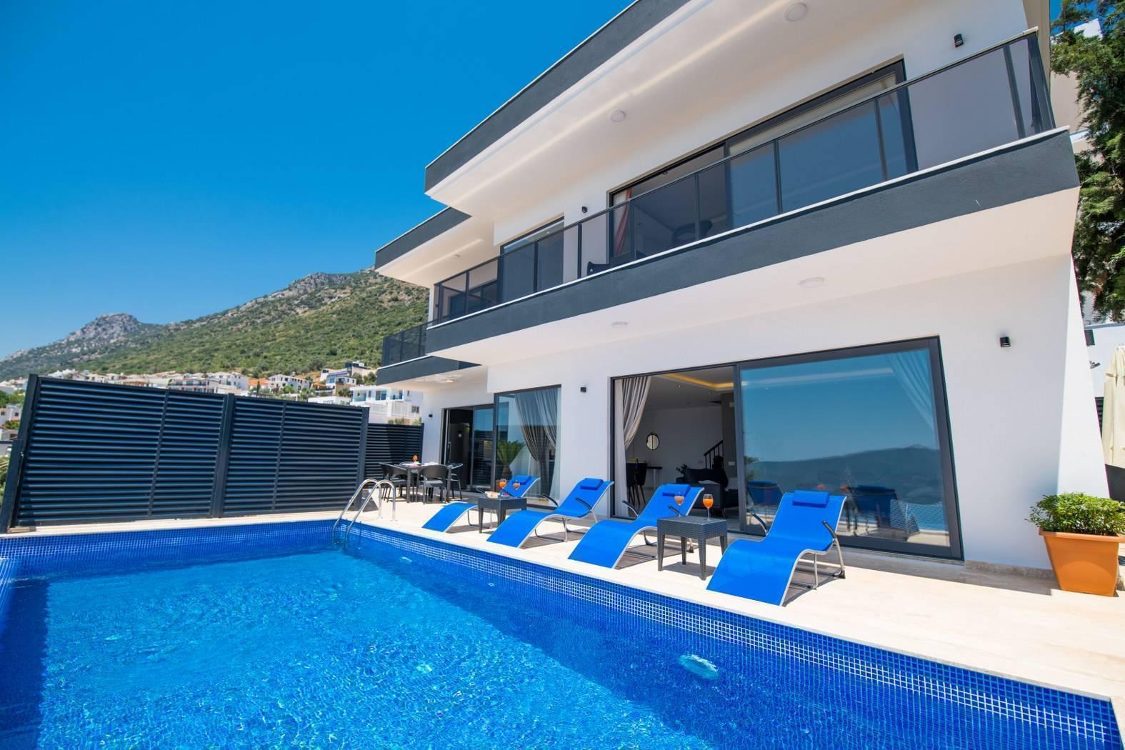 Kalkan Kördere'de Harika Deniz Manzaralı, Özel Havuzlu, Modern Villa-31257