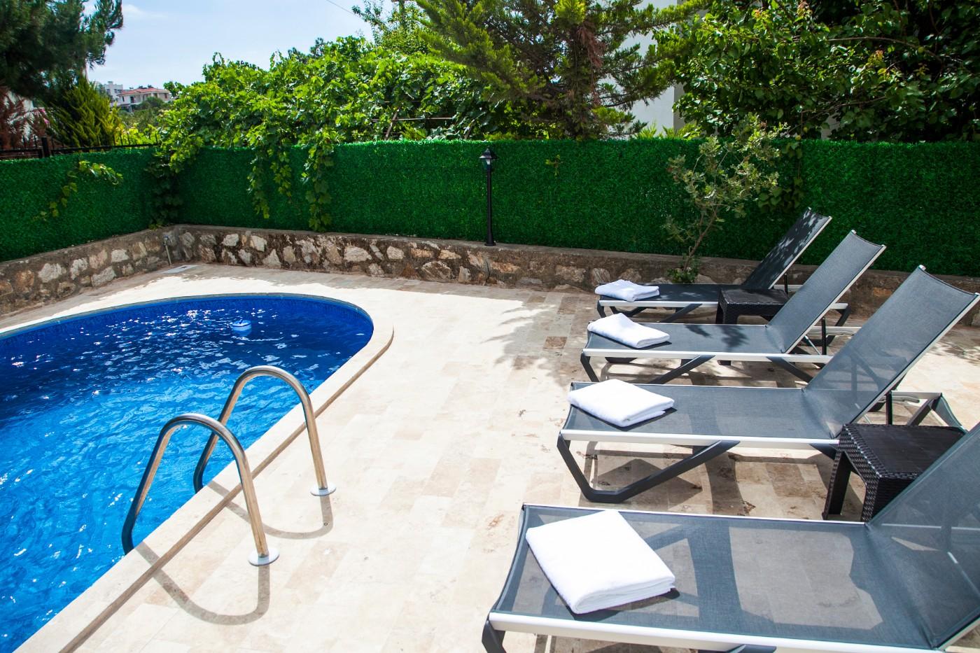 Datça Merkez'de Deniz Manzaralı, Özel Havuzlu, Şık Villa-18041