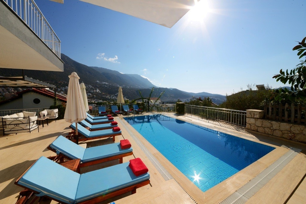 Kalkan'da Deniz Manzaralı, Özel Havuzlu, Merkezi Konumda Villa