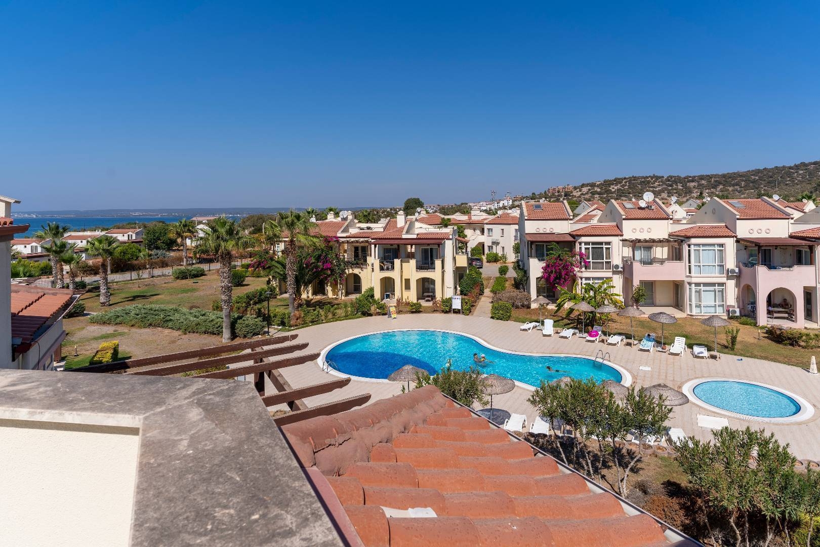 Didim Akbük'te Deniz Manzaralı, Tesis İçerisinde, Şık Dubleks Ev