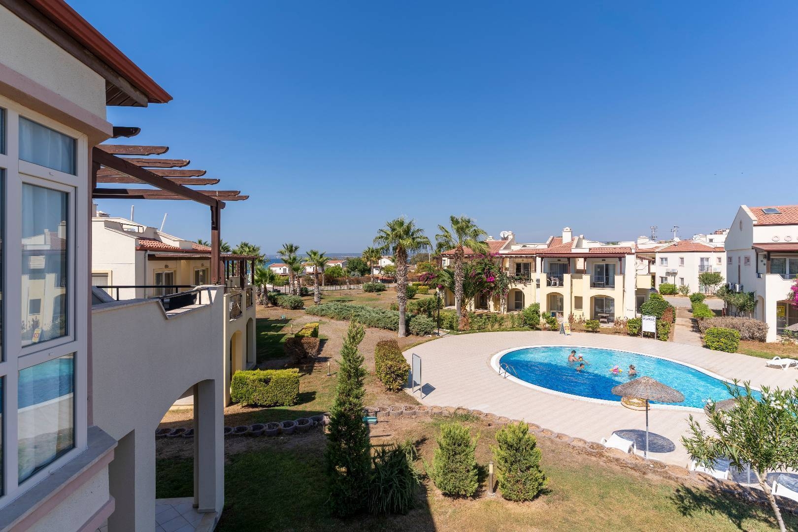 Didim Akbük'te Deniz Manzaralı, Tesis İçerisinde, Şık Dubleks Ev