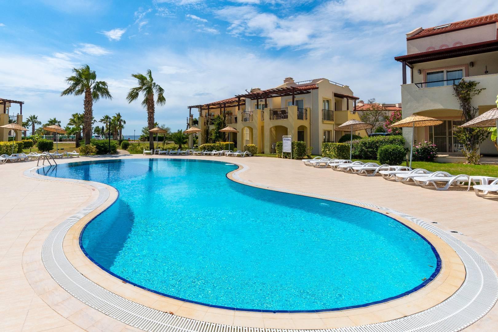 Didim Akbük'te Denize Sıfır, Eşsiz Manzaralı, Konforlu Tatil Villası-22278