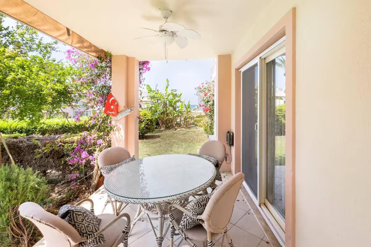 Didim Akbük'te Denize Sıfır Konumda, Ortak Havuzlu, Konforlu Daire-42509