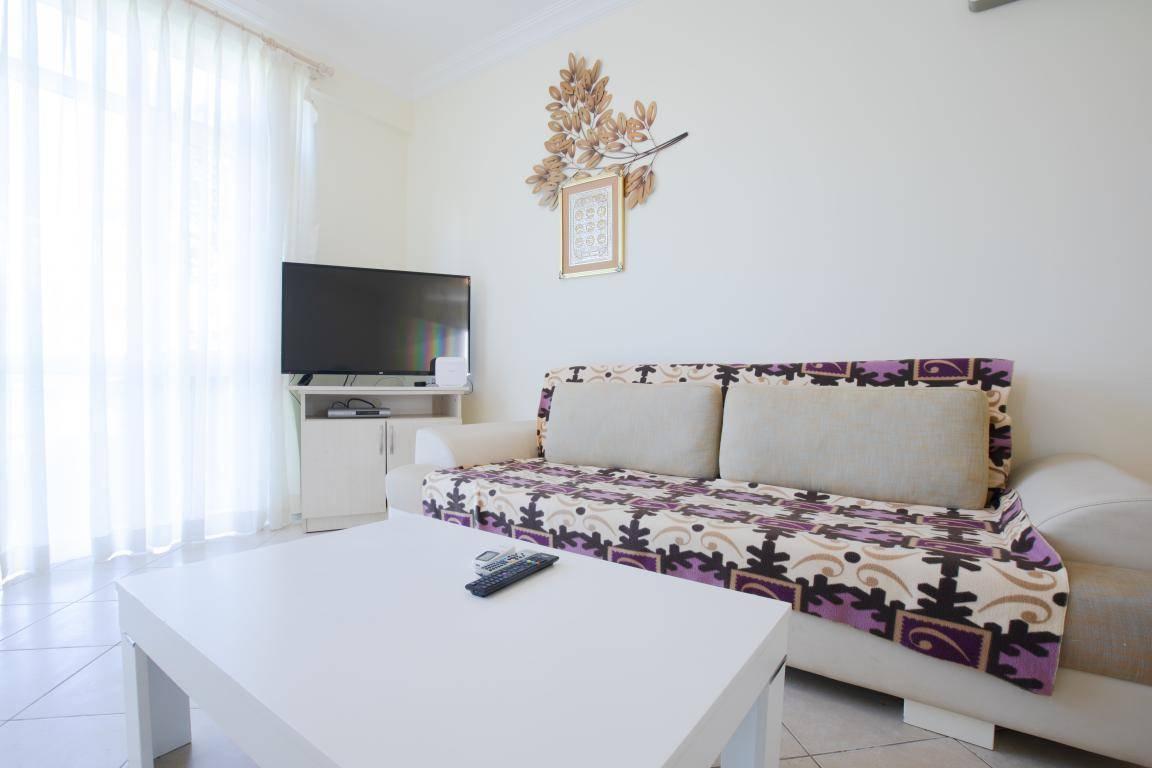 Didim Akbük'te Denize Sıfır Konumda, Konforlu, Bahçeli Yazlık-38824