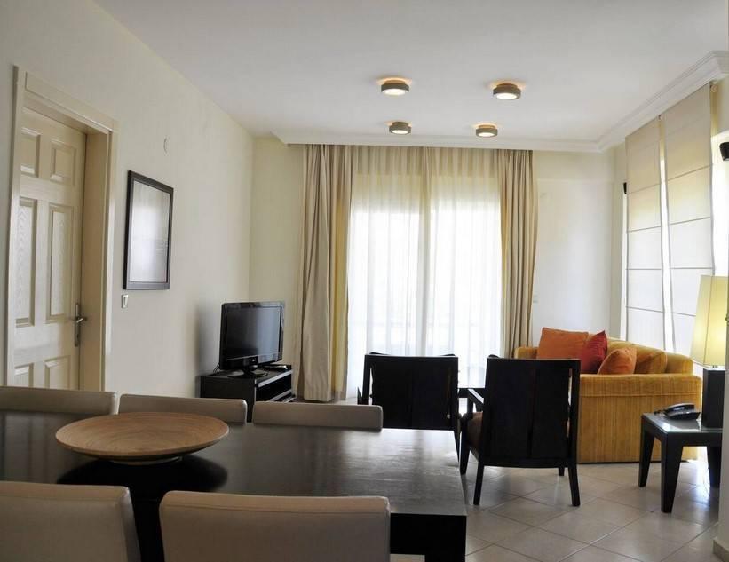 Didim Akbük'te Denize Sıfır Konumda, Konforlu, Bahçeli Yazlık Ev-39048