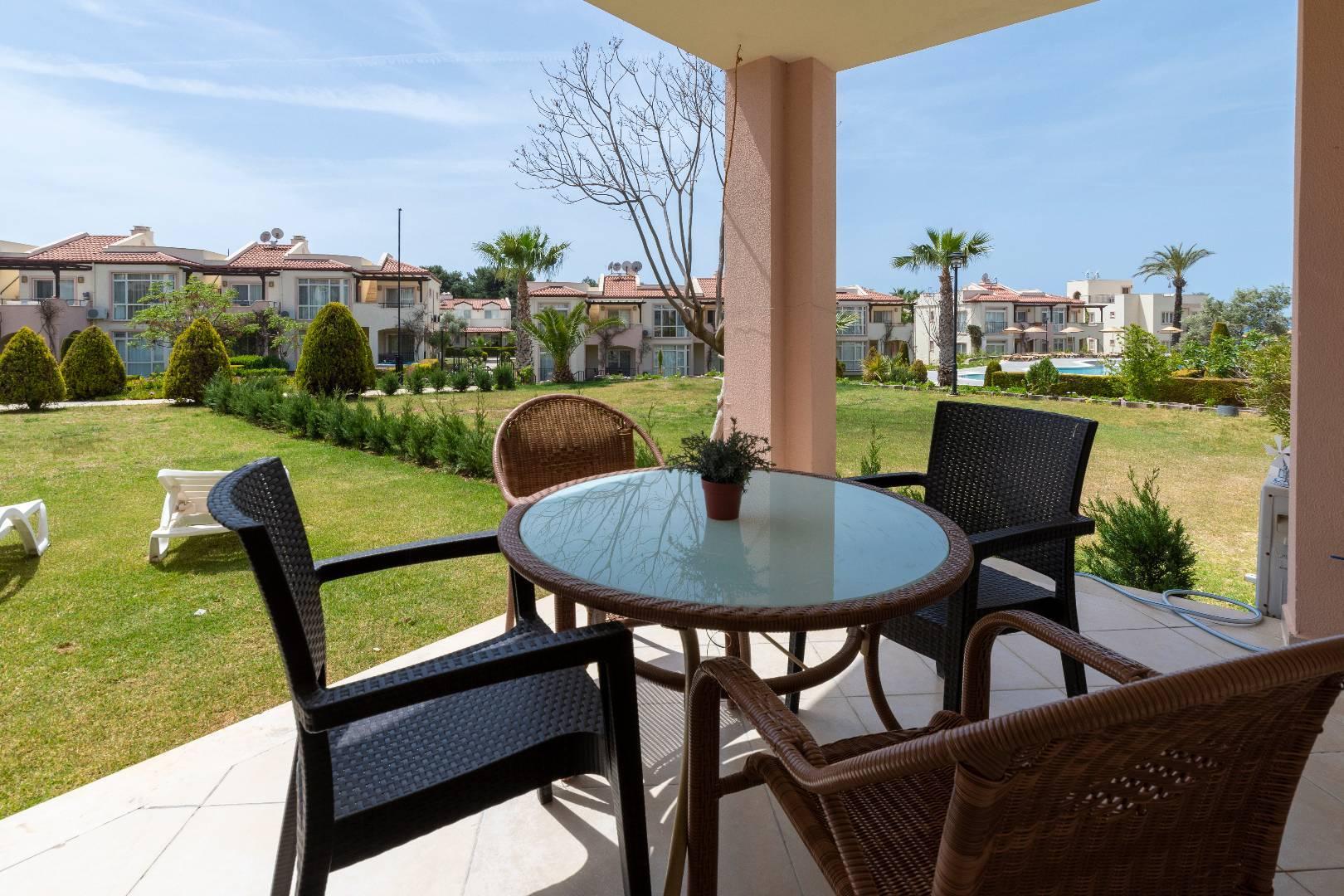 Didim Akbük'te Denize Sıfır, Konforlu, Ortak Havuzlu, Bahçeli Yazlık-42437