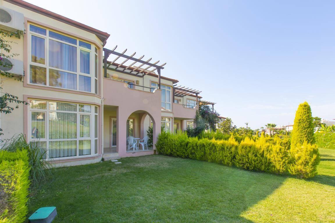 Didim Akbük'te Denize Sıfır Konumda, Ortak Havuzlu, Bahçeli Daire-42834