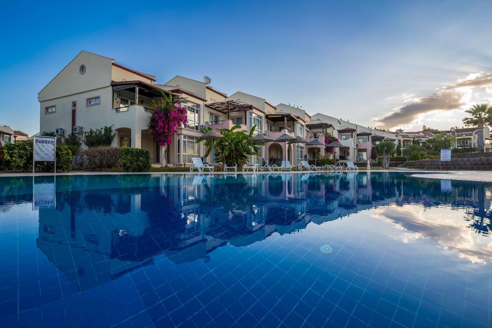 Didim Akbük'te Denize Sıfır, Tesis İçerisinde, Dubleks Daire-21776