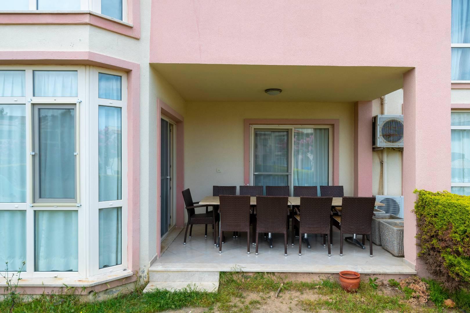 Didim Akbük'te Denize Sıfır, Tesis İçinde, 4 Yatak Odalı, Bahçeli Ev-21782